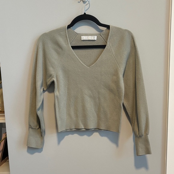 Abercrombie & Fitch Sweaters - Abercrombie Ribbed V-Neck Sweater in Sage Green